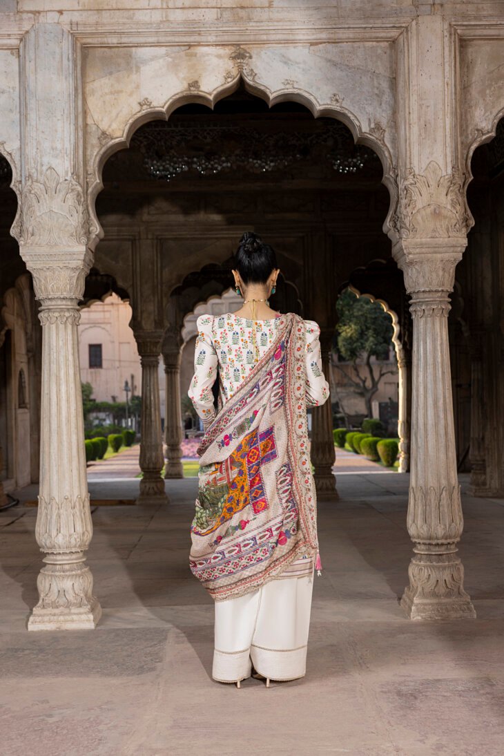 3 Piece Embroidered Unstitched Lawn Suit | D7 - Image 2